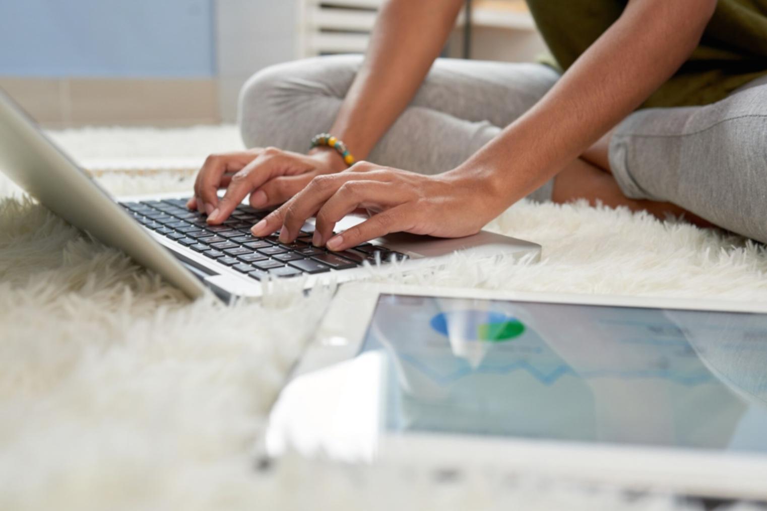 Interactive coding session with students learning responsive design techniques